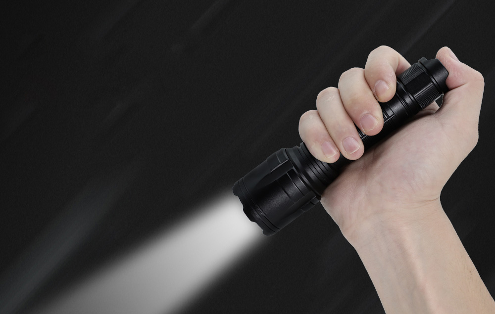 強光手電筒(tǒng)防水性能,潛水手(shǒu)電筒 強光手電筒防水性能(néng),潛水手電(diàn)筒