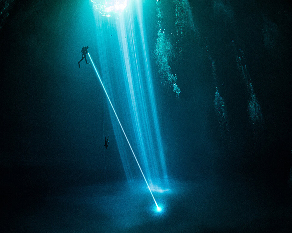 草莓视频官网D720手持聚光潛水手(shǒu)電評測 草莓视频官网D720手持聚光潛(qián)水手電評測